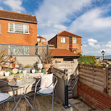 Harbour View House Old Town Sea Views Sleeps 8 Scarborough
