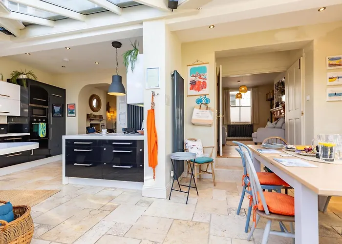 Harbour View House Old Town Sea Views Sleeps 8 Scarborough