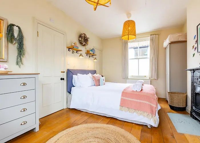 Harbour View House Old Town Sea Views Sleeps 8 Nyaraló Scarborough