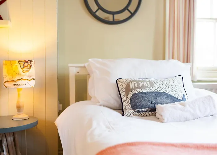 Feriehus Harbour View House Old Town Sea Views Sleeps 8 *