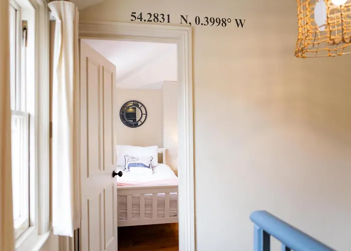 Harbour View House *