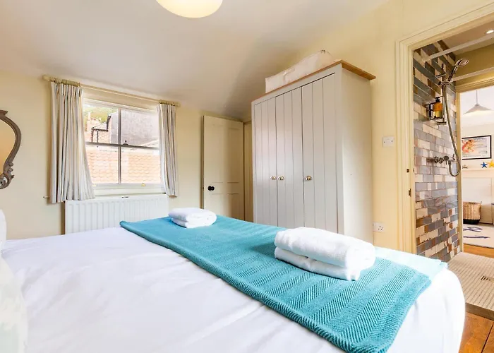 Harbour View House Old Town Sea Views Sleeps 8 Scarborough