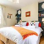Hébergement de vacances Harbour View House Old Town Sea Views Sleeps 8