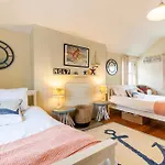 Semesterbostad Harbour View House Old Town Sea Views Sleeps 8