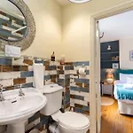 Harbour View House Old Town Sea Views Sleeps 8 Semesterbostad Scarborough