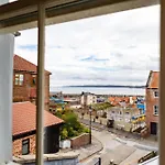 Harbour View House Old Town Sea Views Sleeps 8 Scarborough