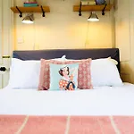 Hébergement de vacances Harbour View House Old Town Sea Views Sleeps 8 Scarborough
