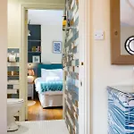 Harbour View House Old Town Sea Views Sleeps 8 * Scarborough
