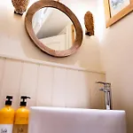 Harbour View House Old Town Sea Views Sleeps 8 * Scarborough