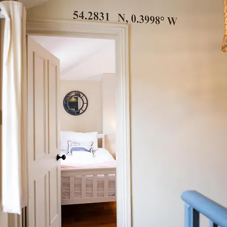 Harbour View House *