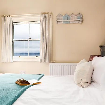 Harbour View House Old Town Sea Views Sleeps 8 Hébergement de vacances