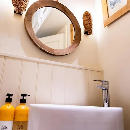 Harbour View House Old Town Sea Views Sleeps 8 * Scarborough