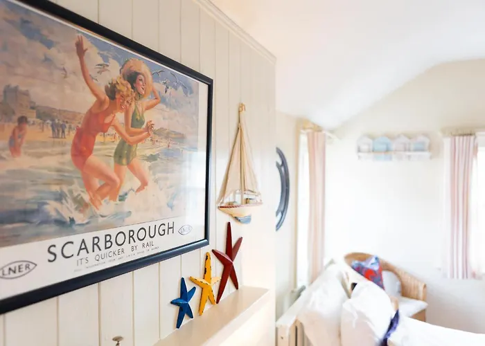 Harbour View House Old Town Sea Views Sleeps 8 펜션 스카버러