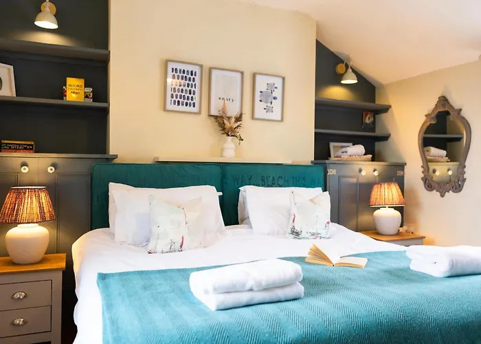 Harbour View House Old Town Sea Views Sleeps 8 펜션 스카버러