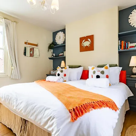 بيت للعطل Harbour View House Old Town Sea Views Sleeps 8