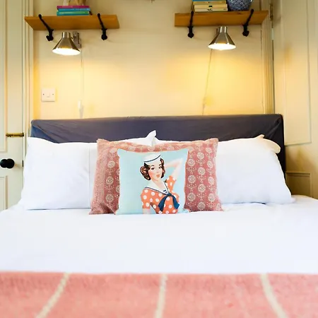 بيت للعطل Harbour View House Old Town Sea Views Sleeps 8 سكرابورو